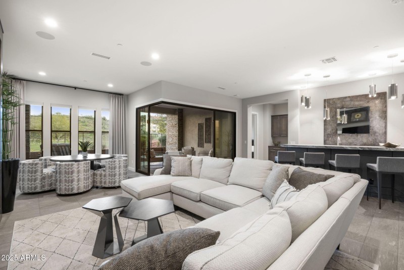 26-web-or-mls-16037-e-ridgestone-dr