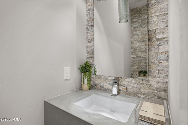 42-web-or-mls-16037-e-ridgestone-dr