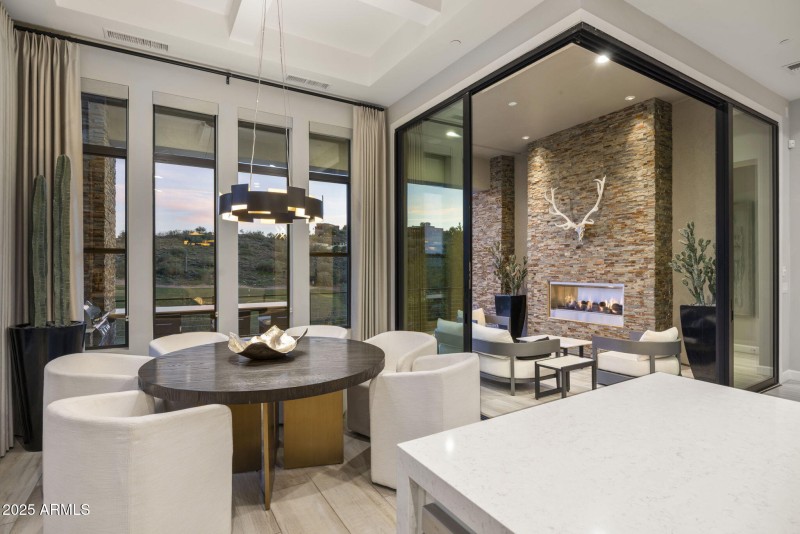 76-web-or-mls-16037-e-ridgestone-dr