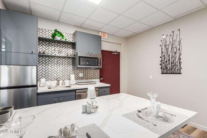 11 - Ave of the Fountains