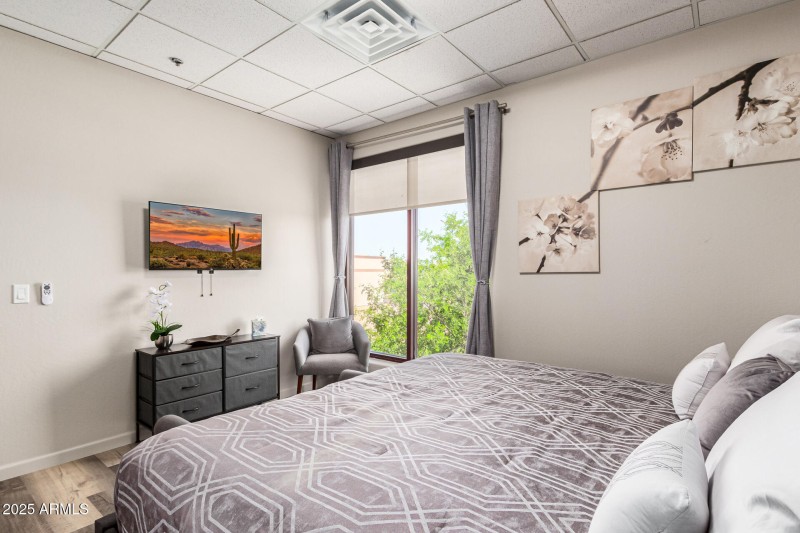 24 - Ave of the Fountains