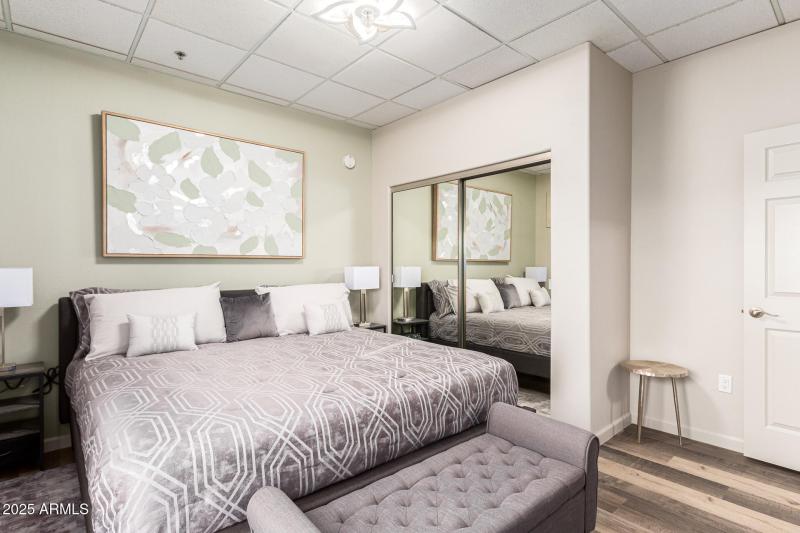 26 - Ave of the Fountains