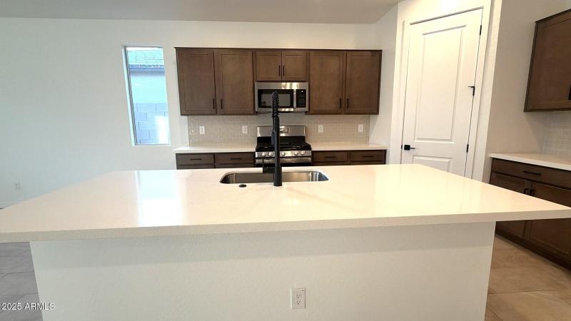 D27CBE21-8CAA-4BFB-8896-CF759162A3AC