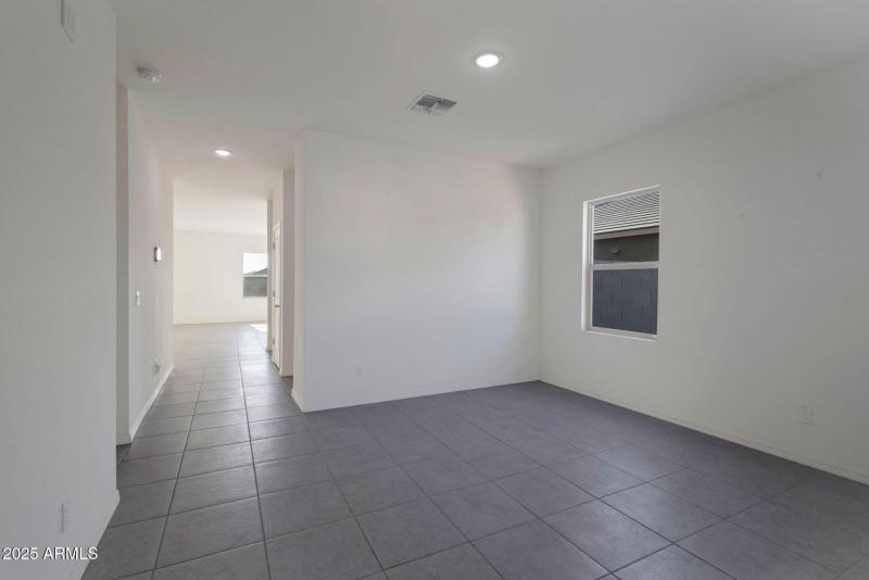 9-web-or-mls-Qp-5833