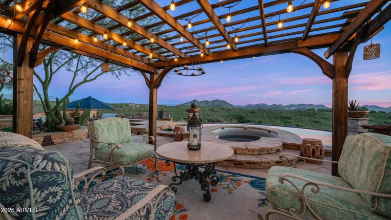 13815 N Vista Del Oro Exteriors-11