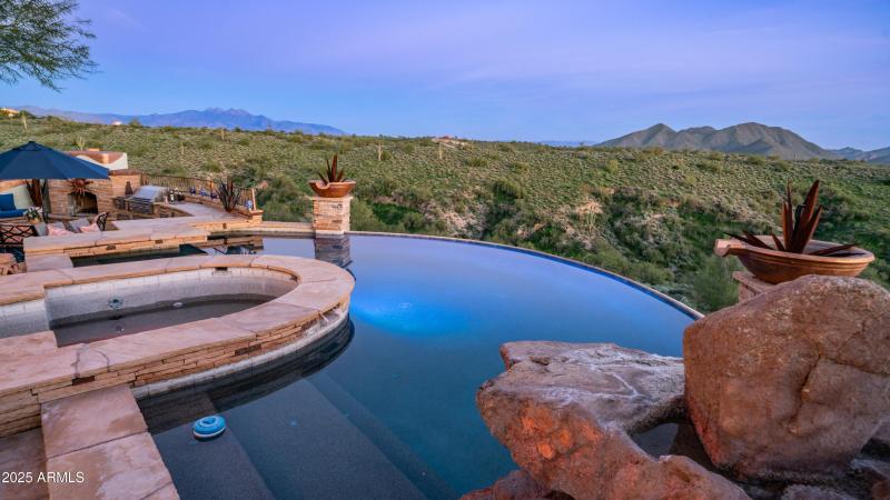 13815 N Vista Del Oro Exteriors-23