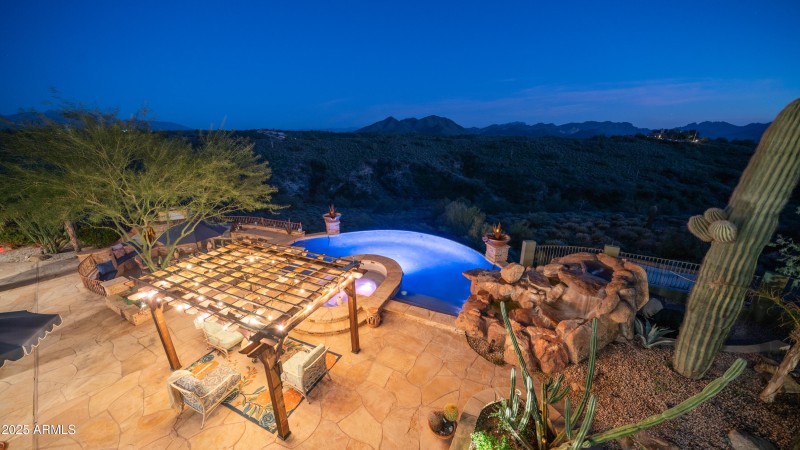 13815 N Vista Del Oro Exteriors-32