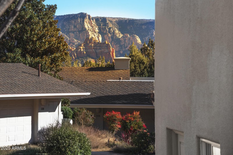 1 FRONT MORNING VIEW