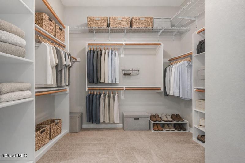 Virtual staging closet
