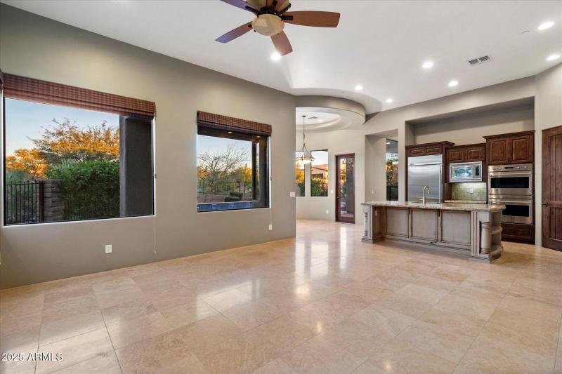 17-Dining to Kitchen