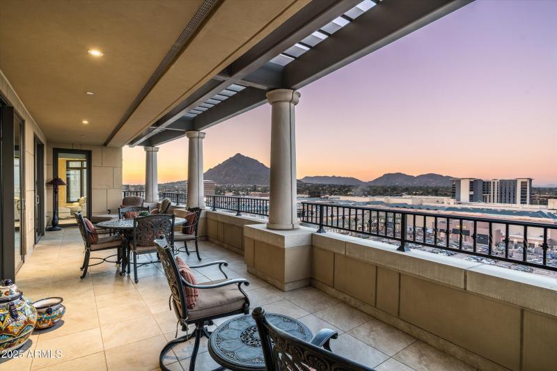 Expansive Covered Patio