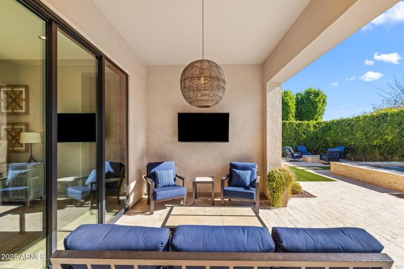 9-web-or-mls-251215-2521-E-Turnberry-Dr-