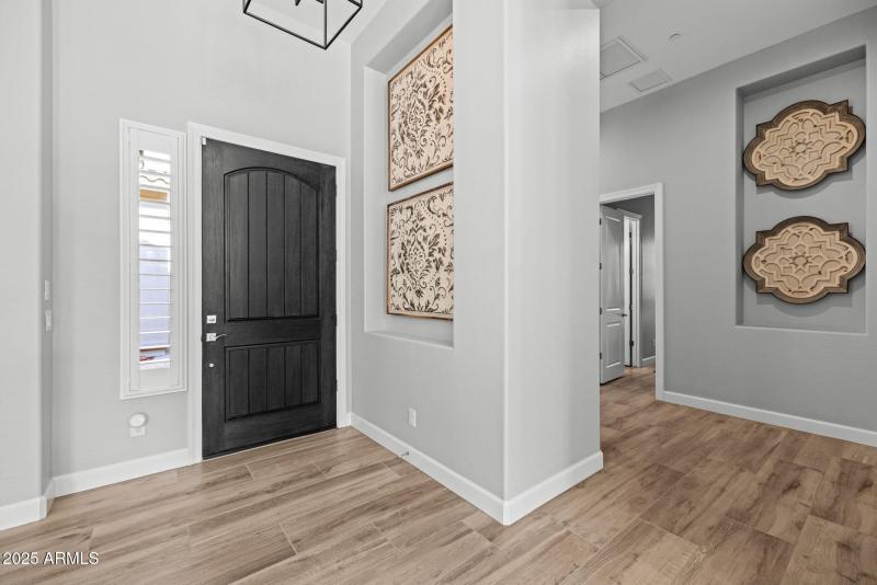 18-web-or-mls-251215-2521-E-Turnberry-Dr