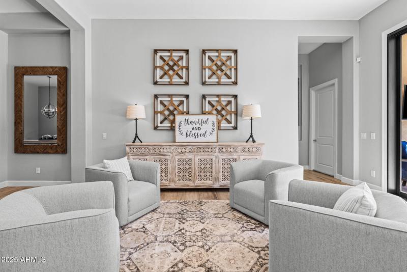 29-web-or-mls-251215-2521-E-Turnberry-Dr