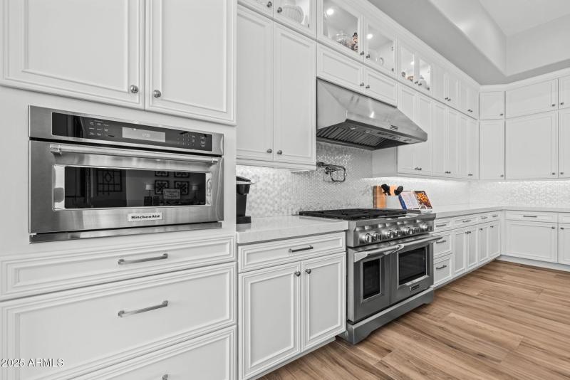 33-web-or-mls-251215-2521-E-Turnberry-Dr