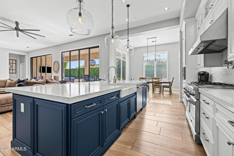 35-web-or-mls-251215-2521-E-Turnberry-Dr