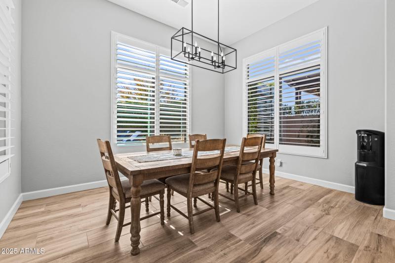 36-web-or-mls-251215-2521-E-Turnberry-Dr