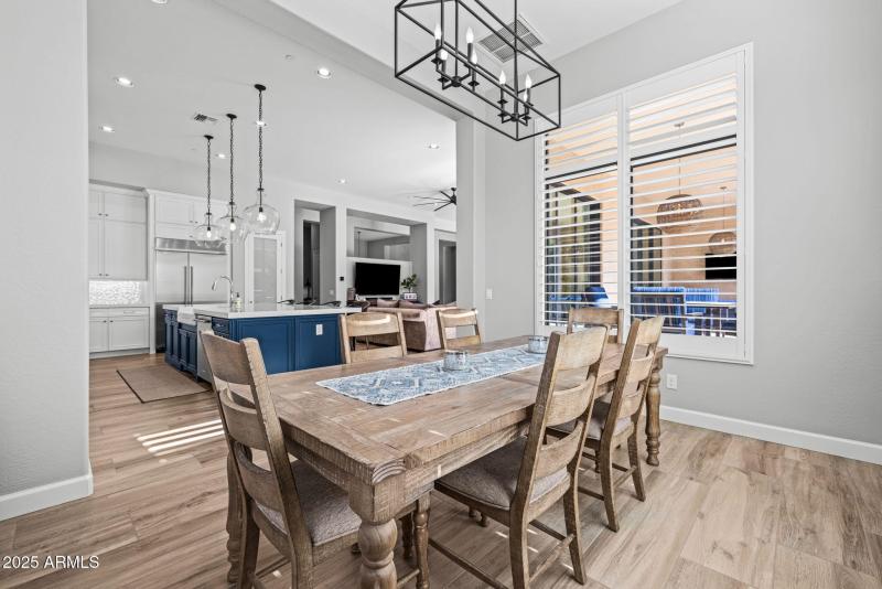 37-web-or-mls-251215-2521-E-Turnberry-Dr