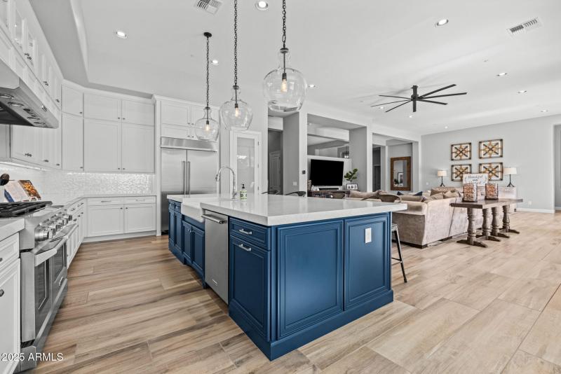 38-web-or-mls-251215-2521-E-Turnberry-Dr