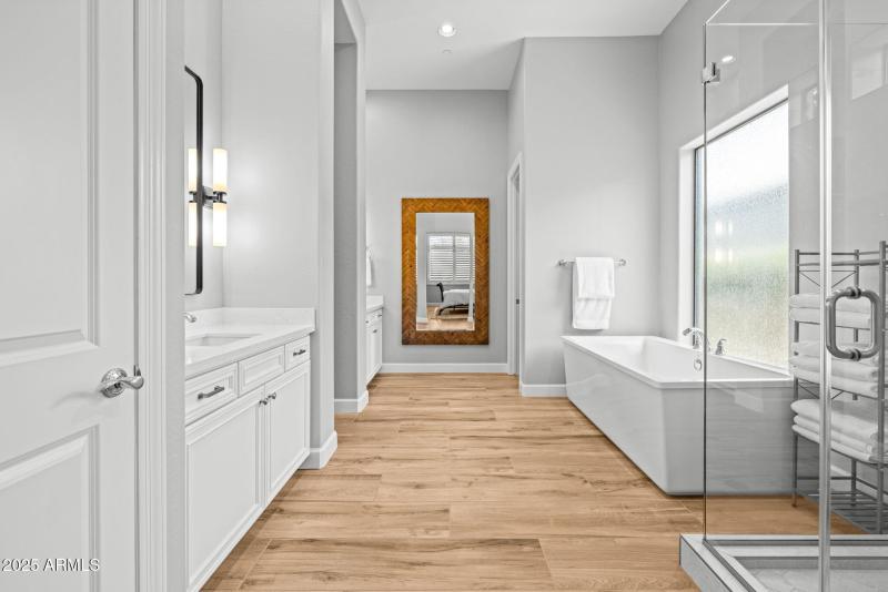 41-web-or-mls-251215-2521-E-Turnberry-Dr