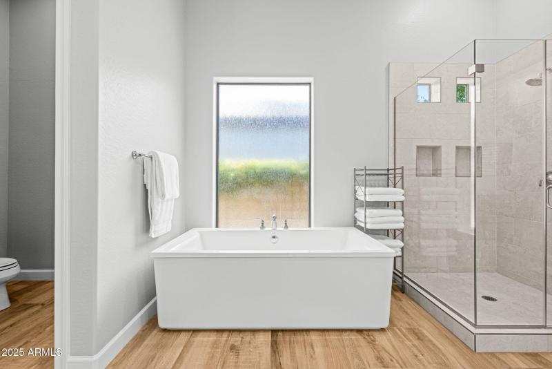 50-web-or-mls-251215-2521-E-Turnberry-Dr