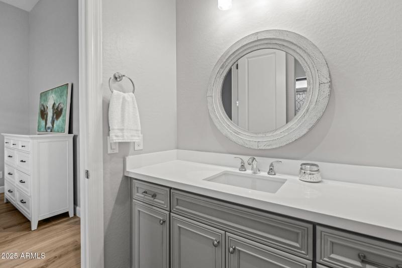 56-web-or-mls-251215-2521-E-Turnberry-Dr