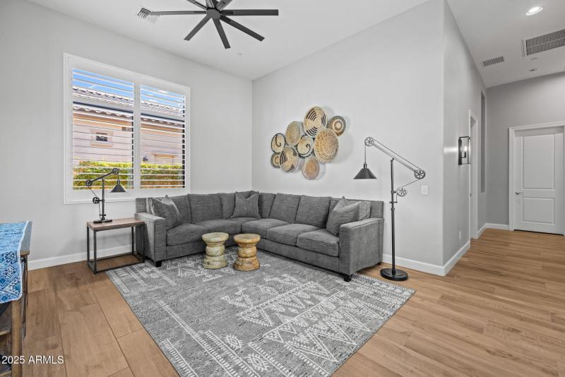 60-web-or-mls-251215-2521-E-Turnberry-Dr