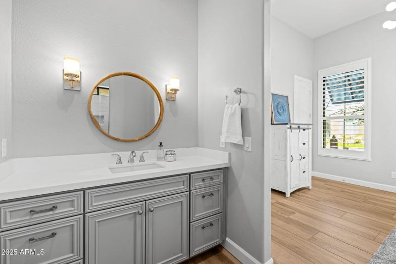 65-web-or-mls-251215-2521-E-Turnberry-Dr