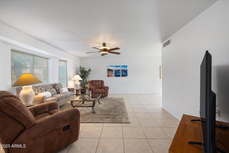 Tile floors thoughout