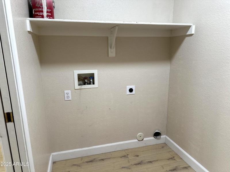 5018 Siesta 3 - 17Laundry