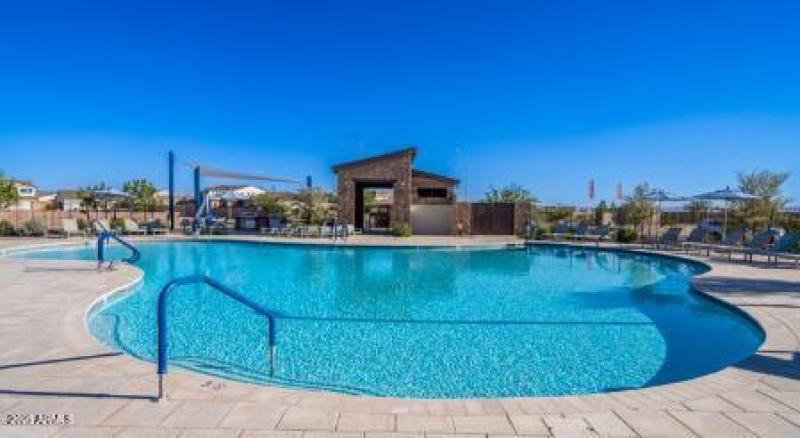 La Mira Discovery - Community