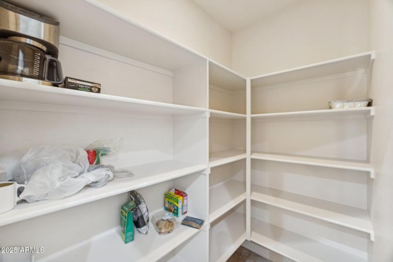 19-web-or-mls-4447-e-red-bird-rd