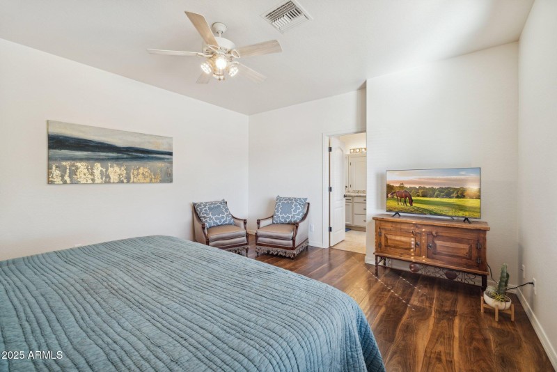 28-web-or-mls-4447-e-red-bird-rd