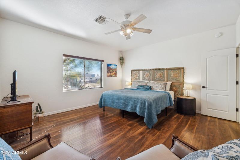 29-web-or-mls-4447-e-red-bird-rd