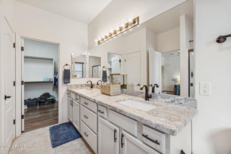 32-web-or-mls-4447-e-red-bird-rd