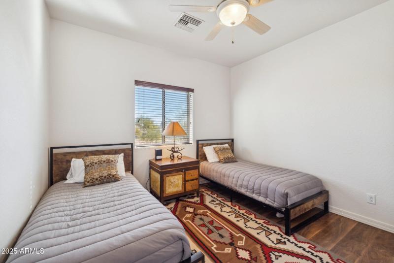 37-web-or-mls-4447-e-red-bird-rd