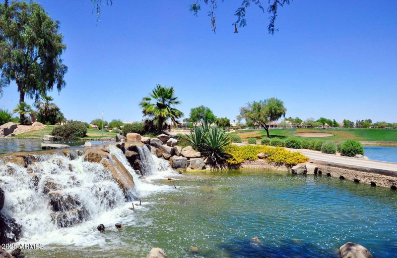 The Grand-Community Waterfall