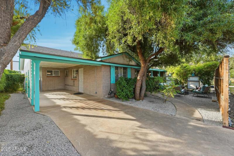 024-2343-front-exterior