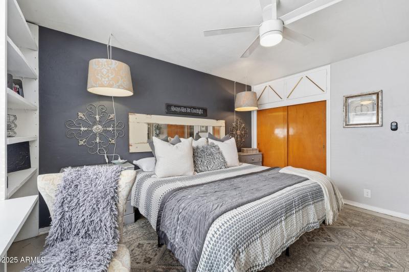 038-2343-guest-bedroom