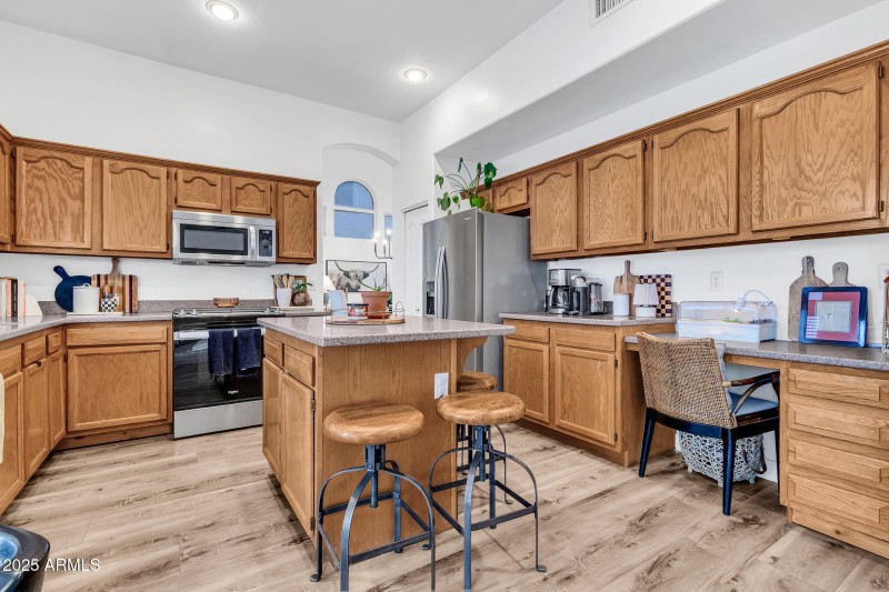 3033 N Sawyer-20_(2048)