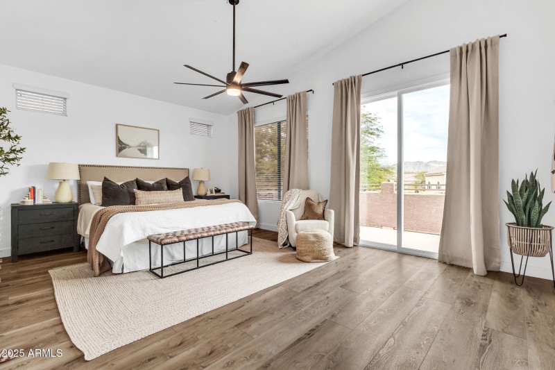 3033 N Sawyer-26_(2048)