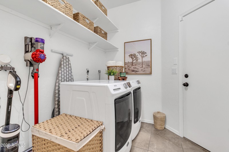 3033 N Sawyer-38_(2048)