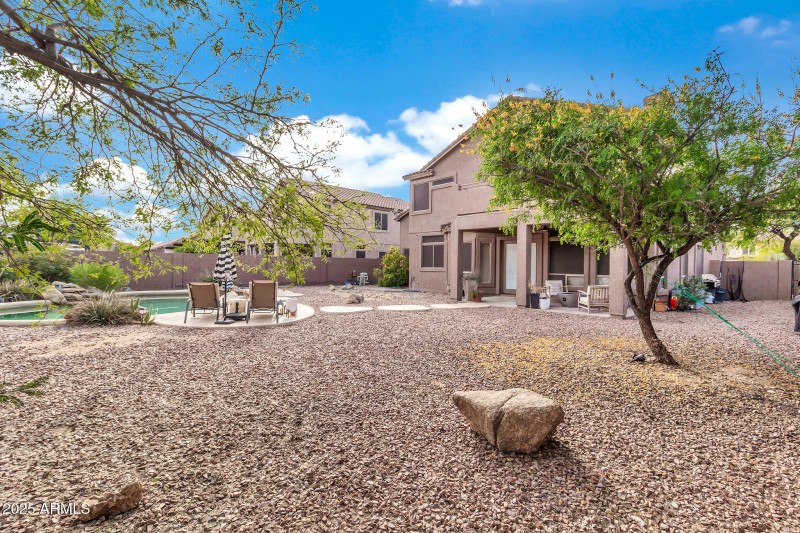 3033 N Sawyer-51_(2048)