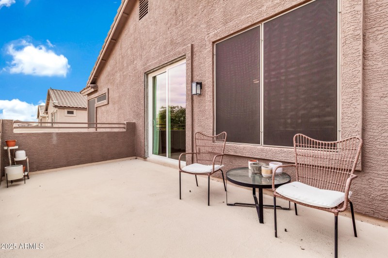 3033 N Sawyer-54_(2048)