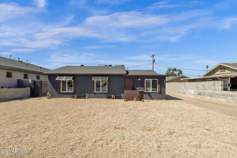 2-web-or-mls-1012-e-pierson-st