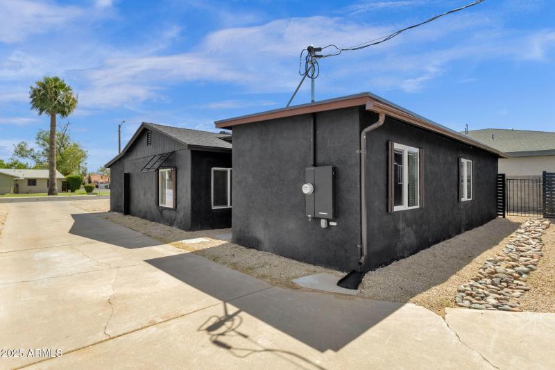 32-web-or-mls-1012-e-pierson-st