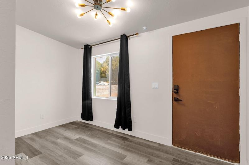 6-web-or-mls-1012-e-pierson-st