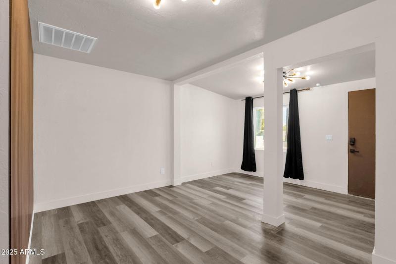 12-web-or-mls-1012-e-pierson-st