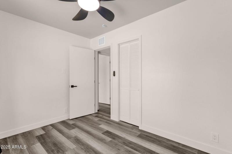 19-web-or-mls-1012-e-pierson-st