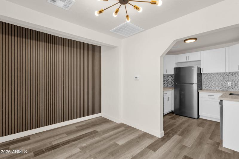 39-web-or-mls-1012-e-pierson-st